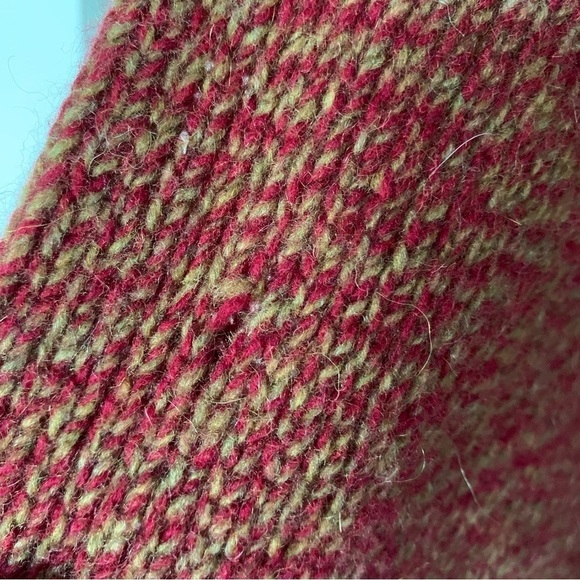 Vintage Van Heusen 100% Shetland Red Wool Sweater - Picture 5 of 7